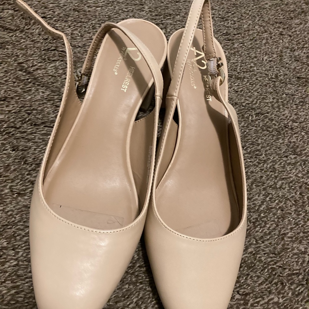 tan heels super cute size 11